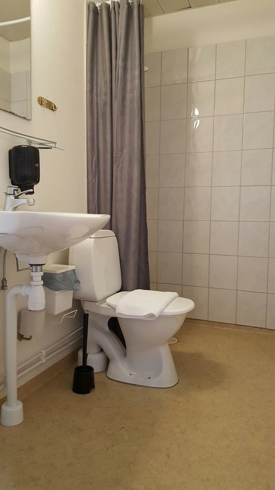 אסקילסטונה Vilsta Camping And Cottages מראה חיצוני תמונה